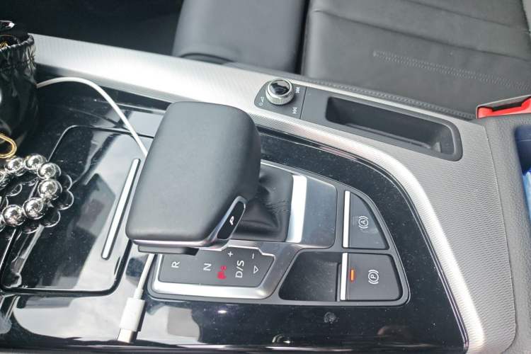 Used Audi A5 2024 Sportback 40 TFSI Fashionable and Dynamic Model Gear Lever