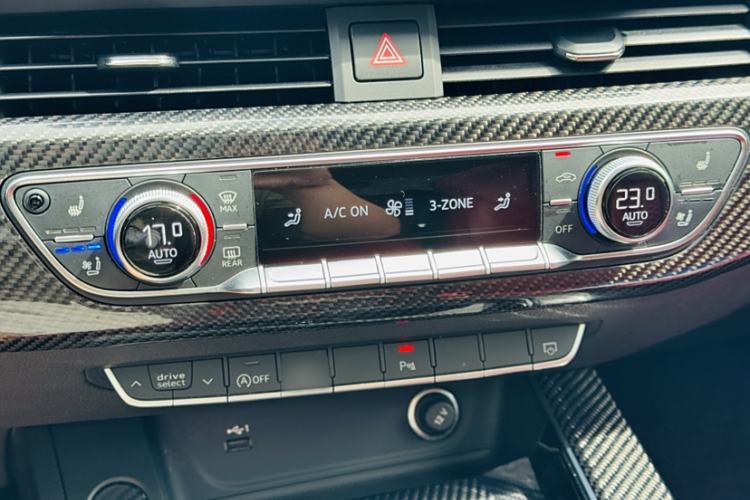Used Audi A5 2024 Sportback 40 TFSI quattro Luxury Dynamic Model Interior 4
