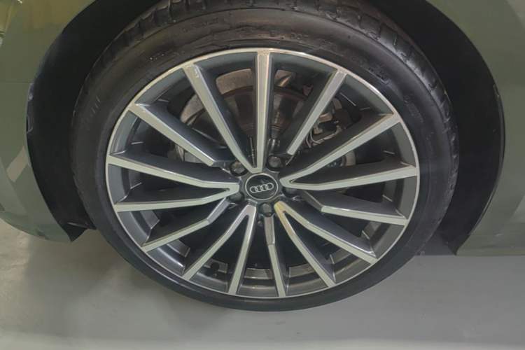 Used Audi A5 2024 Sportback 40 TFSI quattro Luxury Dynamic Model Left Front Wheel Hub