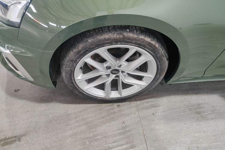 Used Audi A5 2024 Sportback 40 TFSI Fashionable and Dynamic Model Left Front Wheel Hub