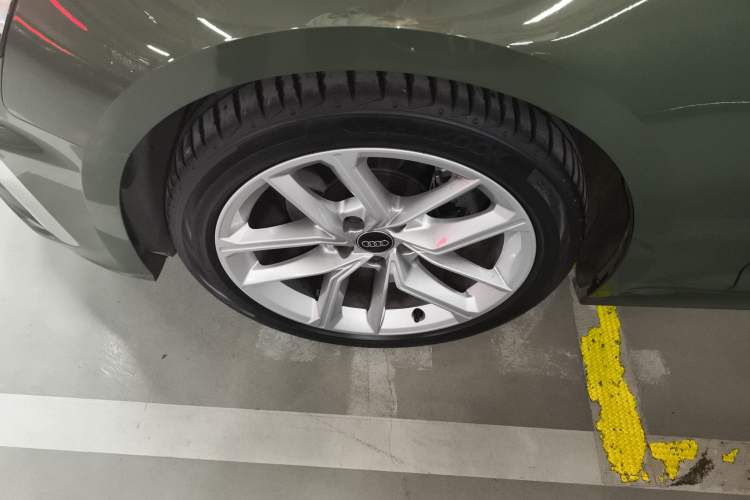 Used Audi A5 2024 Sportback 40 TFSI Fashionable and Dynamic Model Left Front Wheel Hub