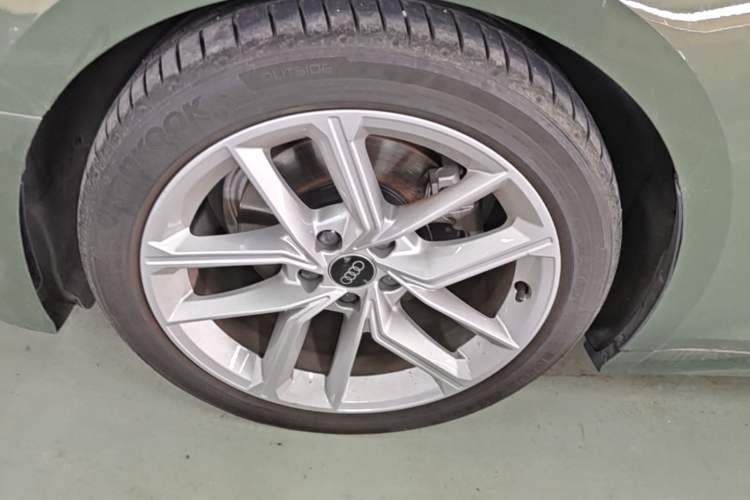 Used Audi A5 2024 Coupe 40 TFSI Fashion Dynamic Model Left Front Wheel Hub