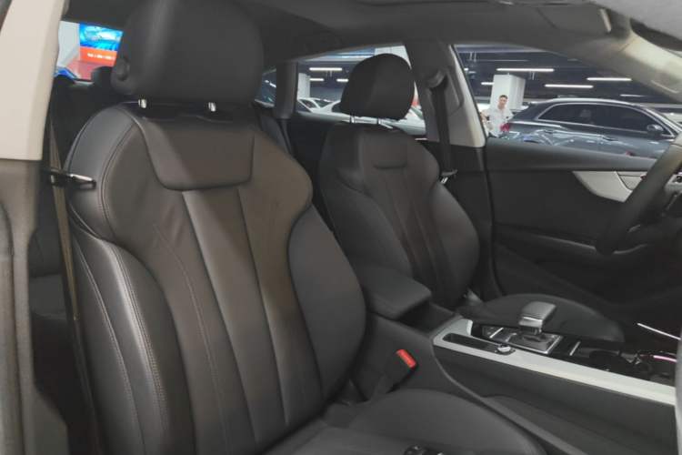 Used Audi A5 2024 Sportback 40 TFSI quattro Luxury Dynamic Model Right Front Seat