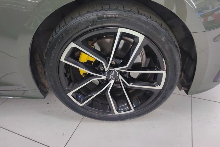 Used Audi A5 2024 Sportback 40 TFSI Fashionable and Dynamic Model Right Front Wheel Hub