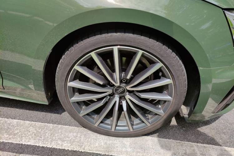 Used Audi A5 2024 Sportback 40 TFSI quattro Luxury Dynamic Model Right Front Wheel Hub