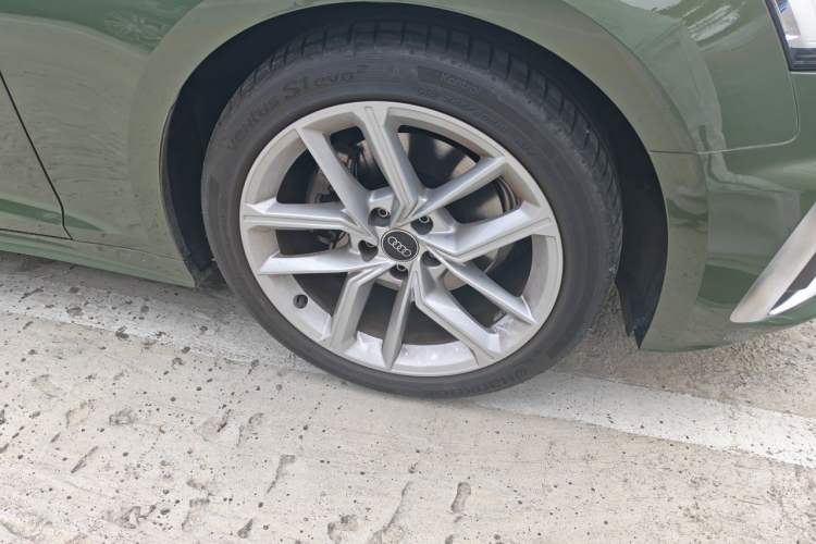 Used Audi A5 2024 Sportback 40 TFSI Fashionable and Dynamic Model Right Front Wheel Hub