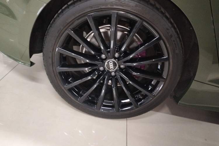 Used Audi A5 2024 Sportback 40 TFSI quattro Luxury Dynamic Model Right Rear Wheel Hub