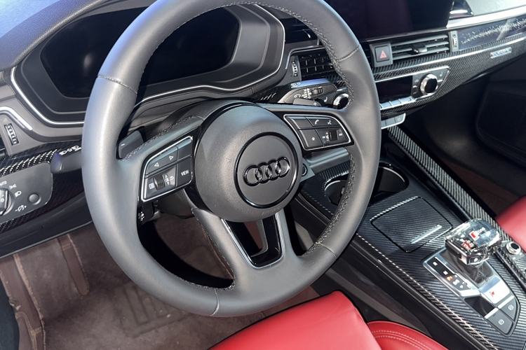 Used Audi A5 2024 Sportback 40 TFSI quattro Luxury Dynamic Model Steering Wheel