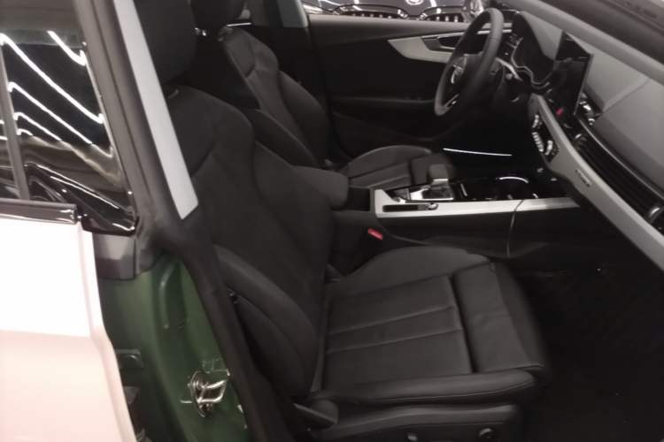 Used Audi A5 2024 Sportback 40 TFSI quattro Luxury Dynamic Model Right Front Seat