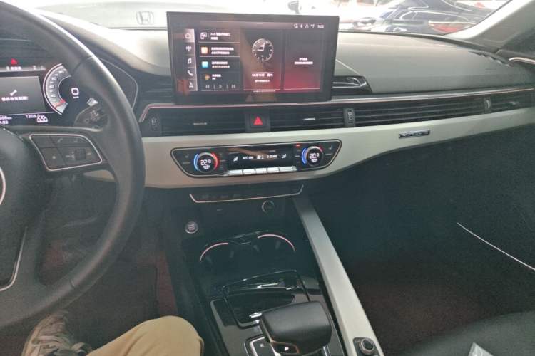 Used Audi A5 2024 Sportback 40 TFSI quattro Luxury Dynamic Model Audio And AC Panel