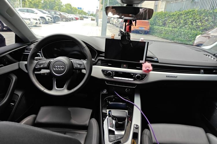 Used Audi A5 2024 Sportback 40 TFSI quattro Luxury Dynamic Model Center Console