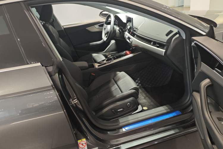 Used Audi A5 2024 Sportback 40 TFSI Fashionable and Dynamic Model Interior 9