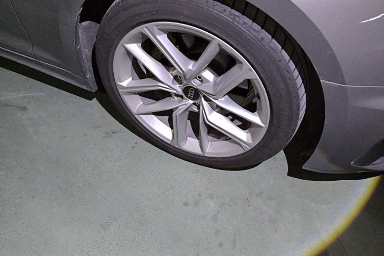 Used Audi A5 2024 Coupe 40 TFSI Fashion Dynamic Model Right Front Wheel Hub