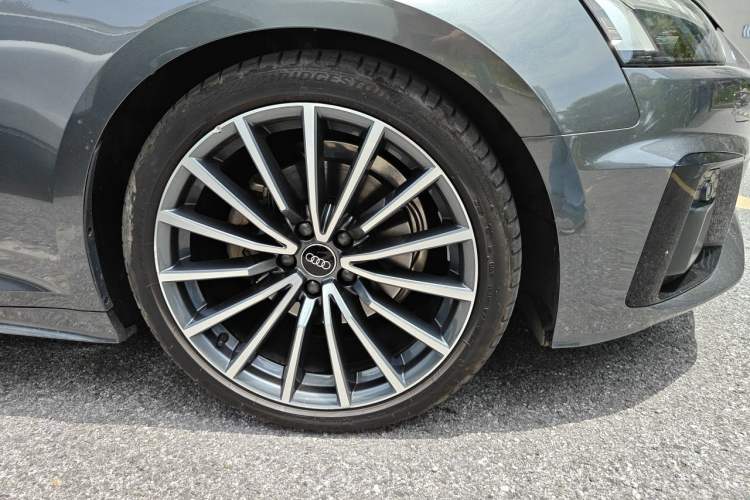 Used Audi A5 2024 Sportback 40 TFSI quattro Luxury Dynamic Model Right Front Wheel Hub
