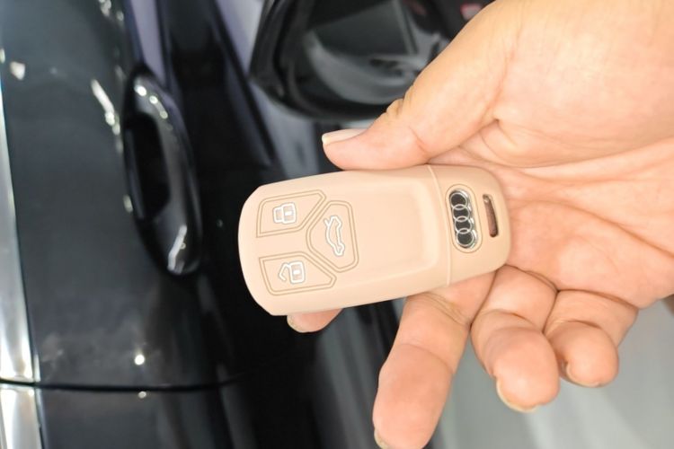 Used Audi A5 2024 Coupe 40 TFSI Fashion Dynamic Model Vehicle Key