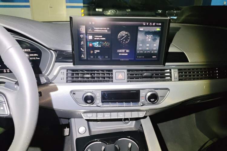 Used Audi A5 2024 Coupe 40 TFSI Fashion Dynamic Model Audio And AC Panel