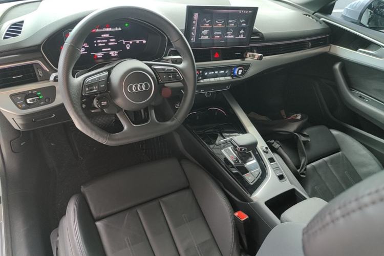 Used Audi A5 2024 Cabriolet 40 TFSI Fashionable and Dynamic Model Center Console