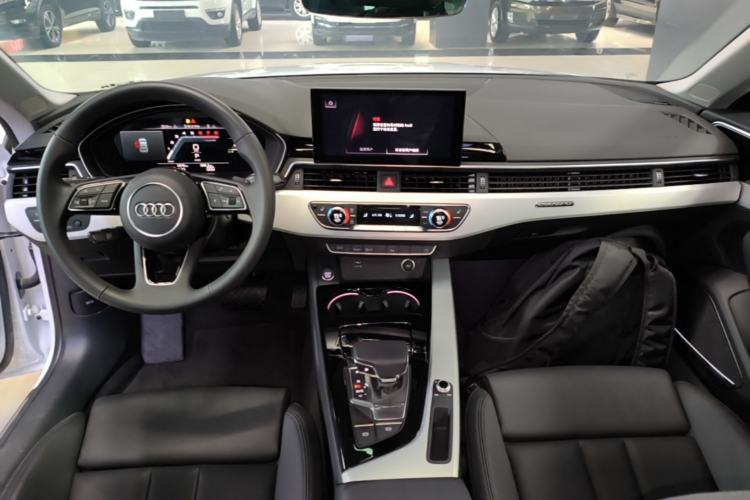 Used Audi A5 2024 Sportback 40 TFSI quattro Luxury Dynamic Model Center Console