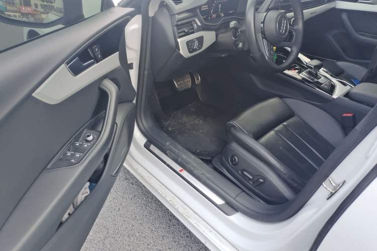 Used Audi A5 2024 Sportback 40 TFSI quattro Luxury Dynamic Model Driver Seat