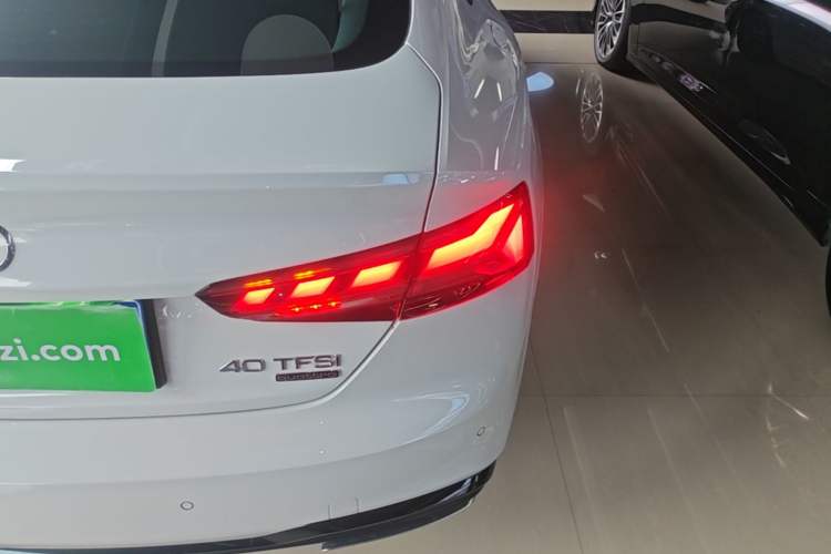 Used Audi A5 2024 Sportback 40 TFSI quattro Luxury Dynamic Model Exterior 1
