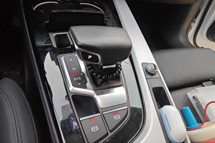 Used Audi A5 2024 Sportback 40 TFSI quattro Luxury Dynamic Model Gear Lever
