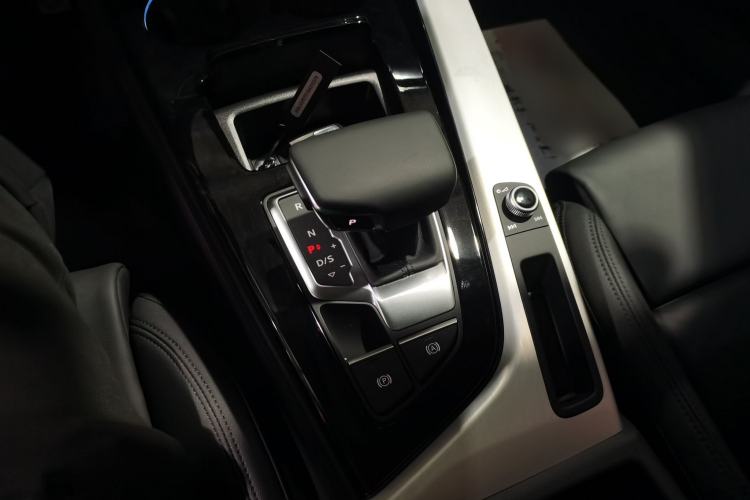 Used Audi A5 2024 Sportback 40 TFSI Fashionable and Dynamic Model Gear Lever