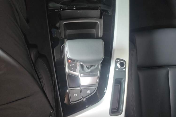 Used Audi A5 2024 Sportback 40 TFSI quattro Luxury Dynamic Model Gear Lever