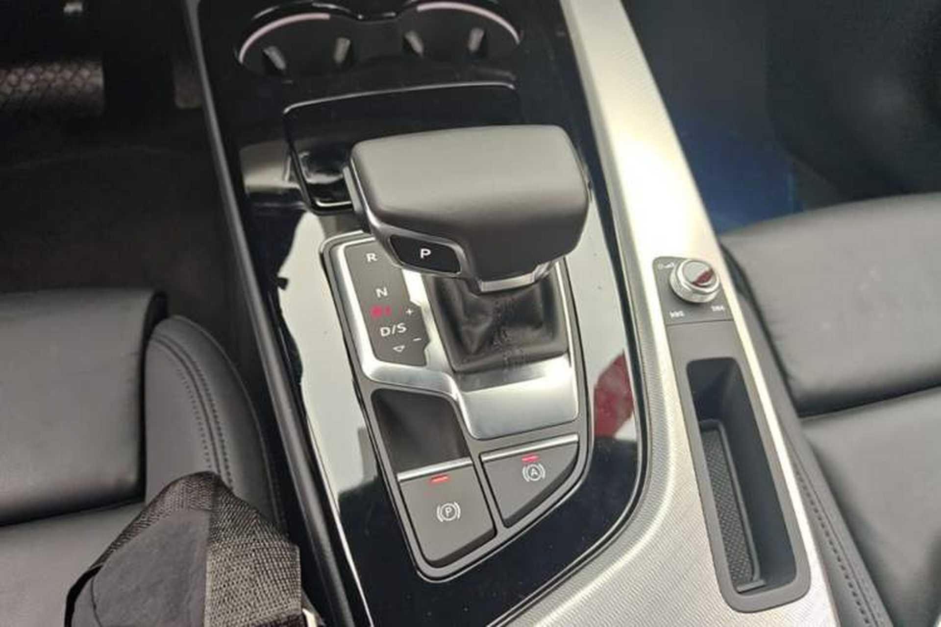 Used Audi A5 2024 Sportback 40 TFSI Fashionable and Dynamic Model Gear Lever