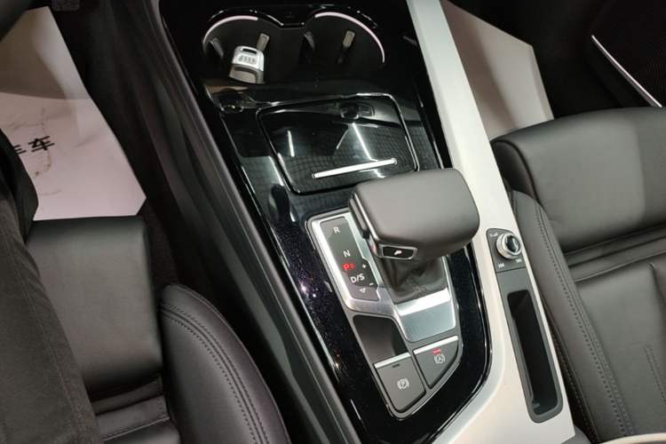 Used Audi A5 2024 Sportback 40 TFSI quattro Luxury Dynamic Model Gear Lever