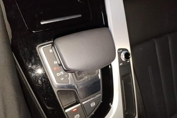 Used Audi A5 2024 Sportback 40 TFSI quattro Luxury Dynamic Model Gear Lever