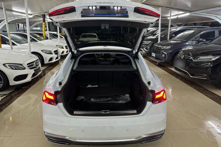 Used Audi A5 2024 Sportback 40 TFSI Fashionable and Dynamic Model Interior 3