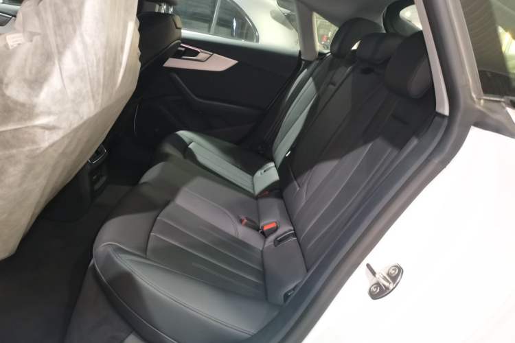 Used Audi A5 2024 Sportback 40 TFSI Fashionable and Dynamic Model Interior 4