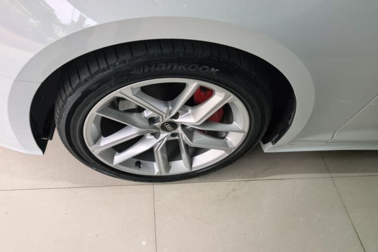 Used Audi A5 2024 Sportback 40 TFSI Fashionable and Dynamic Model Left Front Wheel Hub