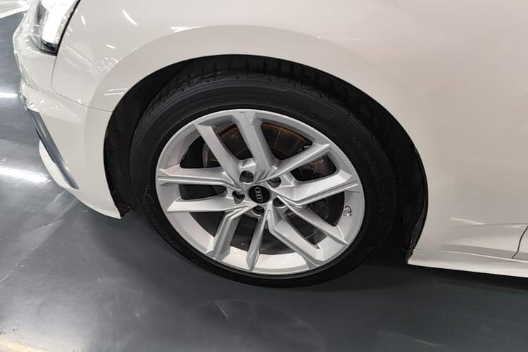 Used Audi A5 2024 Coupe 40 TFSI Fashion Dynamic Model Left Front Wheel Hub