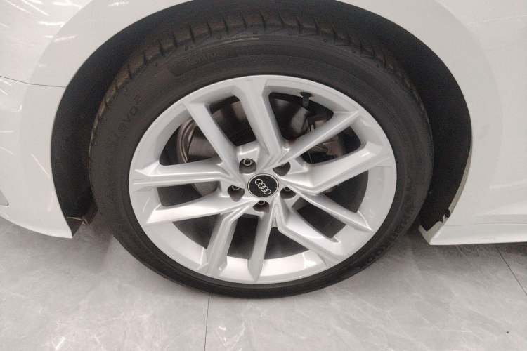 Used Audi A5 2024 Sportback 40 TFSI Fashionable and Dynamic Model Left Front Wheel Hub