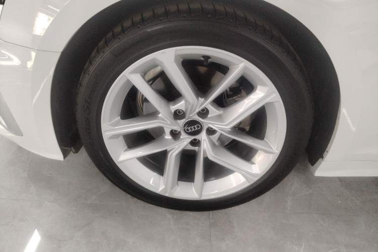 Used Audi A5 2024 Sportback 40 TFSI Fashionable and Dynamic Model Left Front Wheel Hub