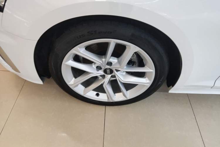 Used Audi A5 2024 Sportback 40 TFSI Fashionable and Dynamic Model Left Front Wheel Hub