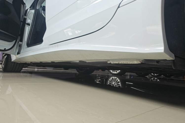 Used Audi A5 2024 Sportback 40 TFSI quattro Luxury Dynamic Model Left Side Sill