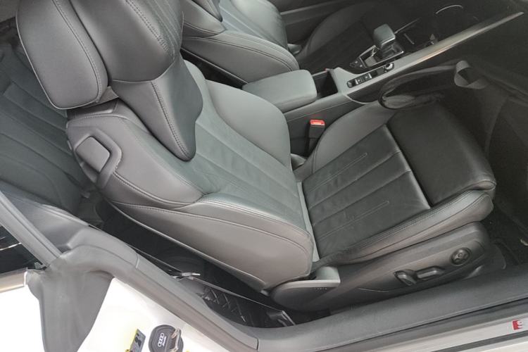 Used Audi A5 2024 Cabriolet 40 TFSI Fashionable and Dynamic Model Right Front Seat