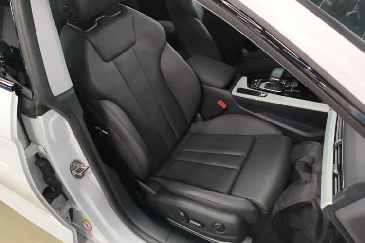 Used Audi A5 2024 Sportback 40 TFSI quattro Luxury Dynamic Model Right Front Seat