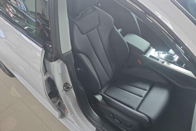 Used Audi A5 2024 Sportback 40 TFSI quattro Luxury Dynamic Model Right Front Seat