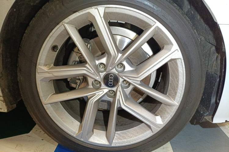 Used Audi A5 2024 Sportback 40 TFSI Fashionable and Dynamic Model Right Front Wheel Hub