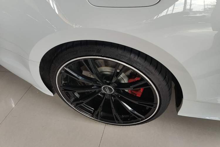 Used Audi A5 2024 Cabriolet 40 TFSI Fashionable and Dynamic Model Right Rear Wheel Hub