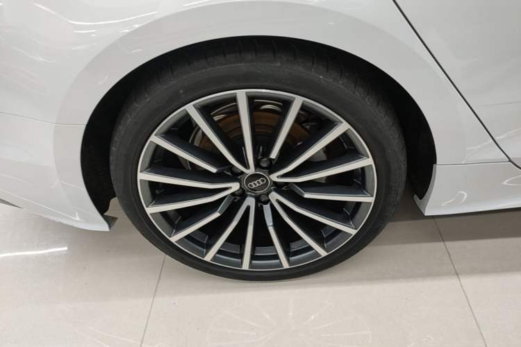 Used Audi A5 2024 Sportback 40 TFSI quattro Luxury Dynamic Model Right Rear Wheel Hub