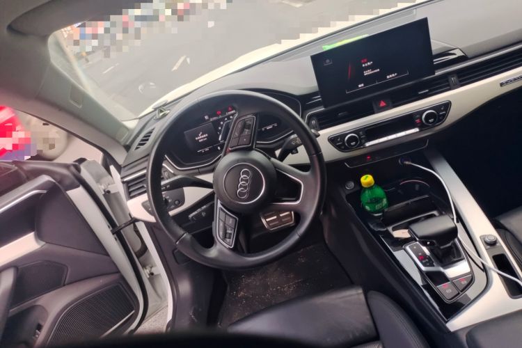 Used Audi A5 2024 Sportback 40 TFSI quattro Luxury Dynamic Model Steering Wheel