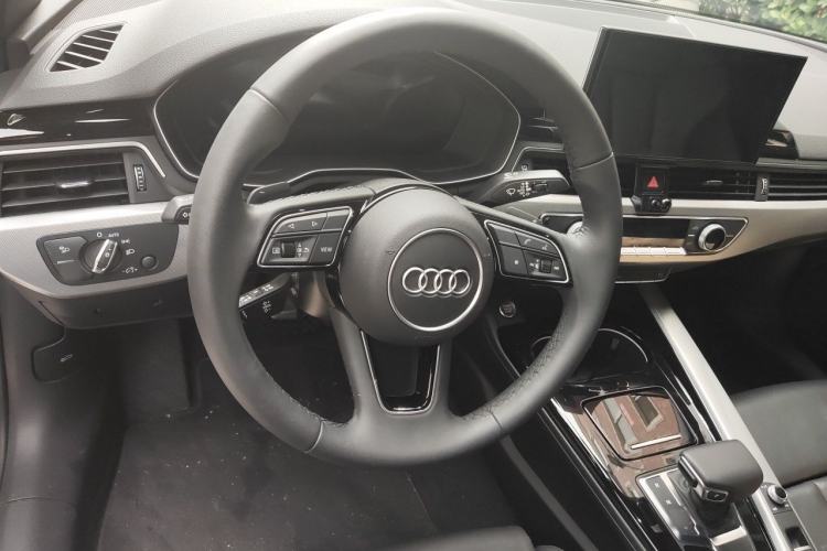 Used Audi A5 2024 Cabriolet 40 TFSI Fashionable and Dynamic Model Steering Wheel