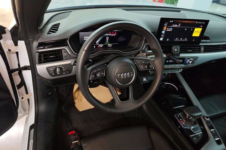 Used Audi A5 2024 Cabriolet 40 TFSI Fashionable and Dynamic Model Steering Wheel