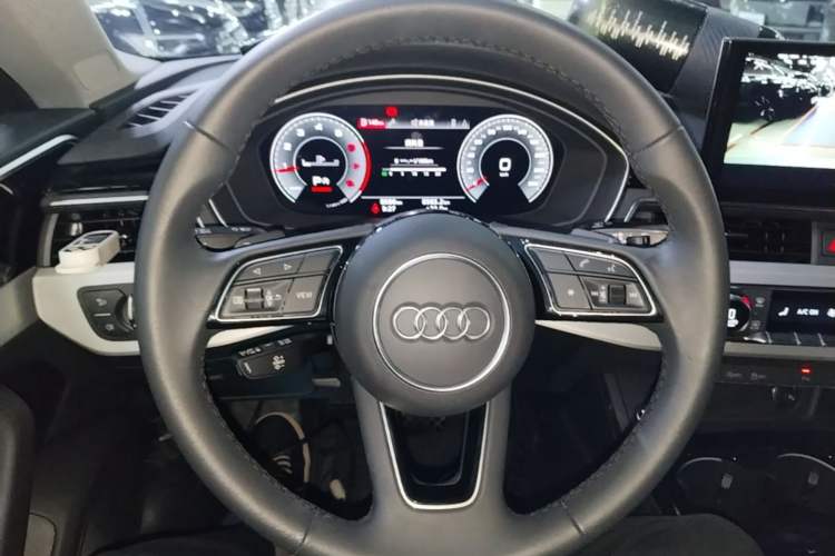 Used Audi A5 2024 Sportback 40 TFSI quattro Luxury Dynamic Model Steering Wheel