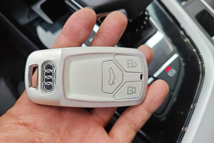 Used Audi A5 2024 Sportback 40 TFSI quattro Luxury Dynamic Model Vehicle Key