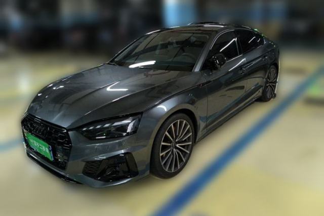 Audi A5 2025 Model Sportback Collector’s Edition 40 TFSI quattro Luxury Dynamic Edition مستعملة